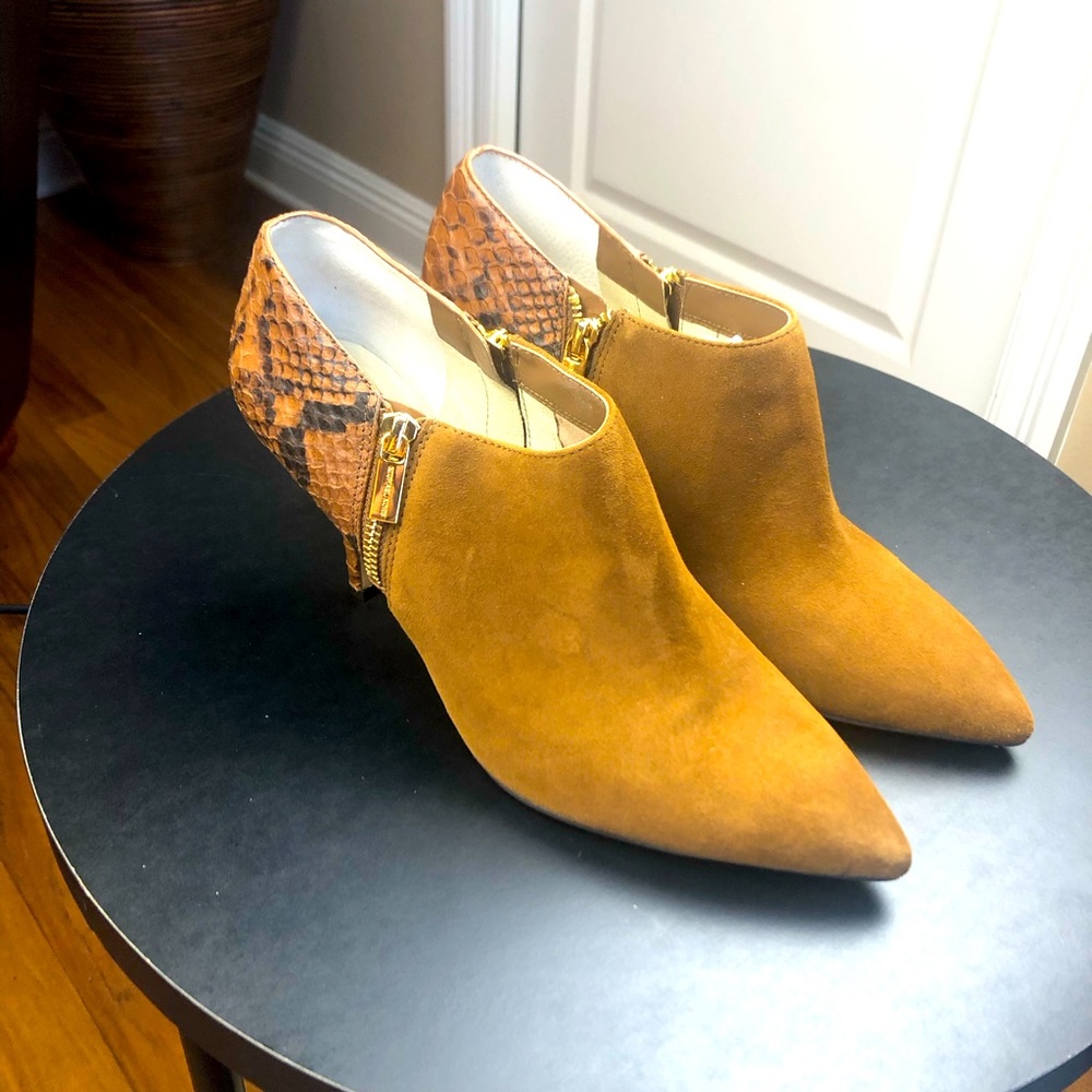 Michael Kors, Clara MID BOOTIE, DK CARAMEL, SUEDE, SZ 10 M